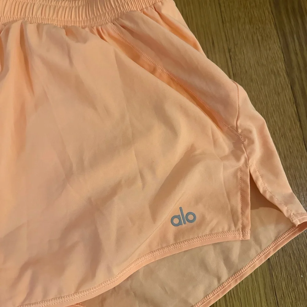 ALO Stride Short - Cantaloupe